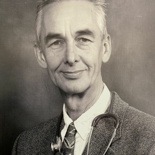 Dr Peter Hunt